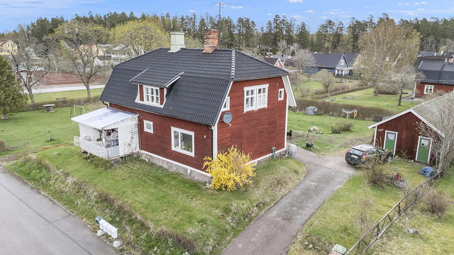 Uppfart mot huset