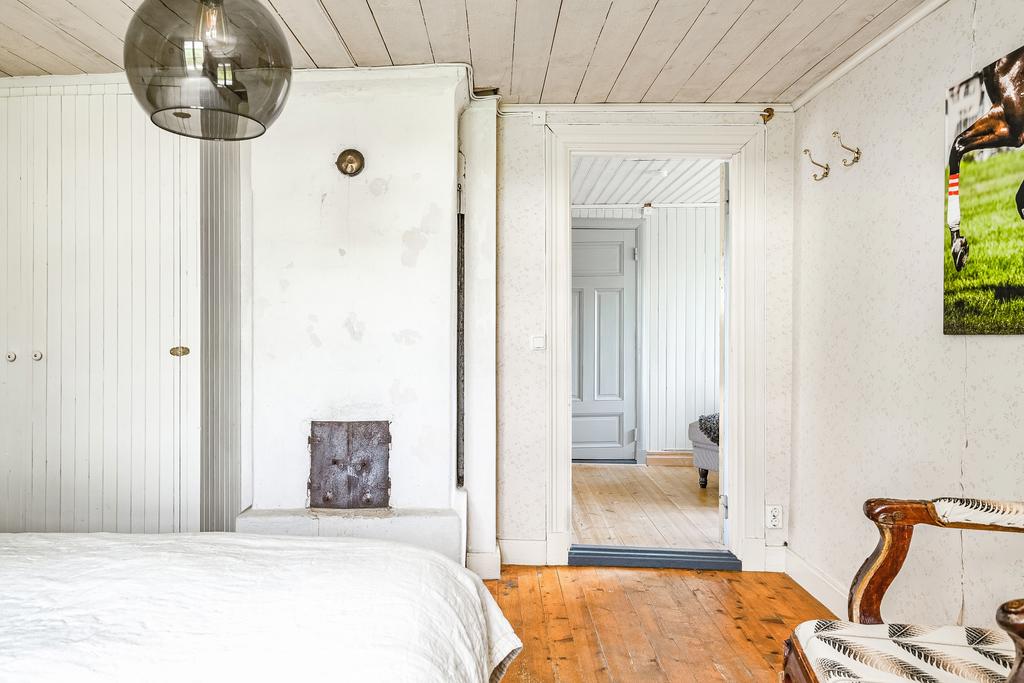 Sovrum med garderober