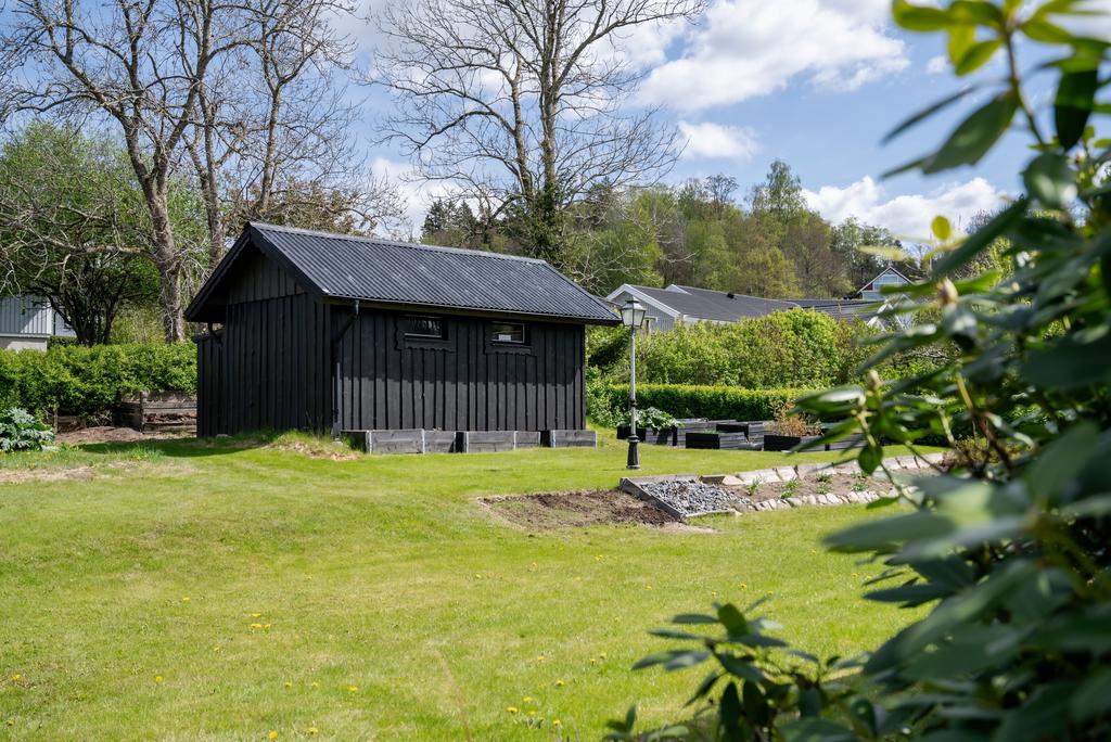 Gott om plats för plantering, odling eller lek.