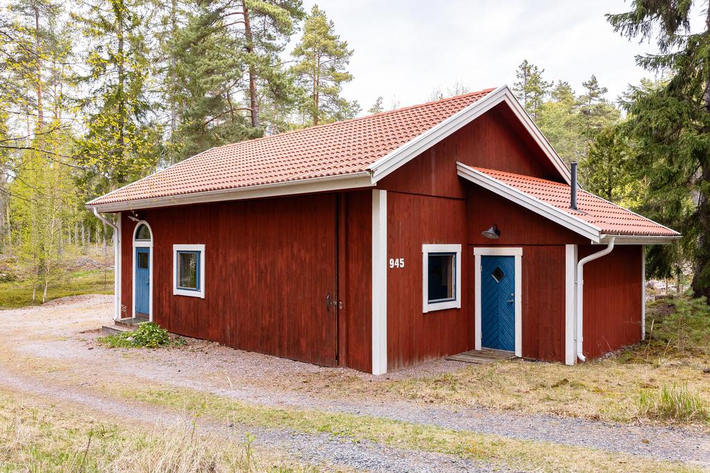 Garage/förråd/gästrum 