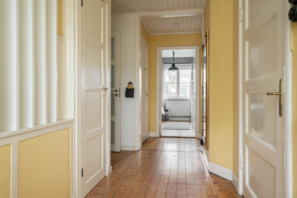 Hallen, mot sovrum 2