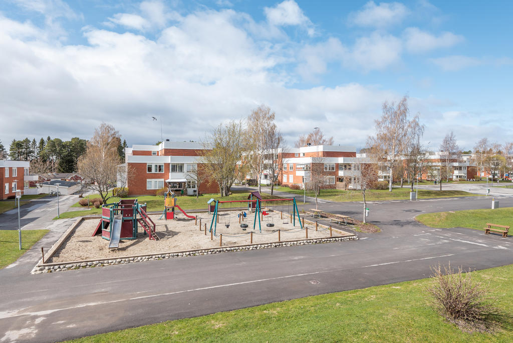 Innergård och en roligt lekplats för barnen