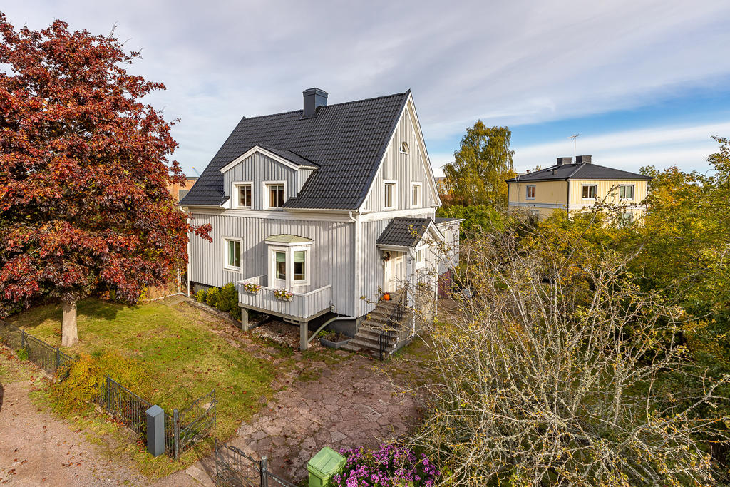 Infart och framsidans balkong