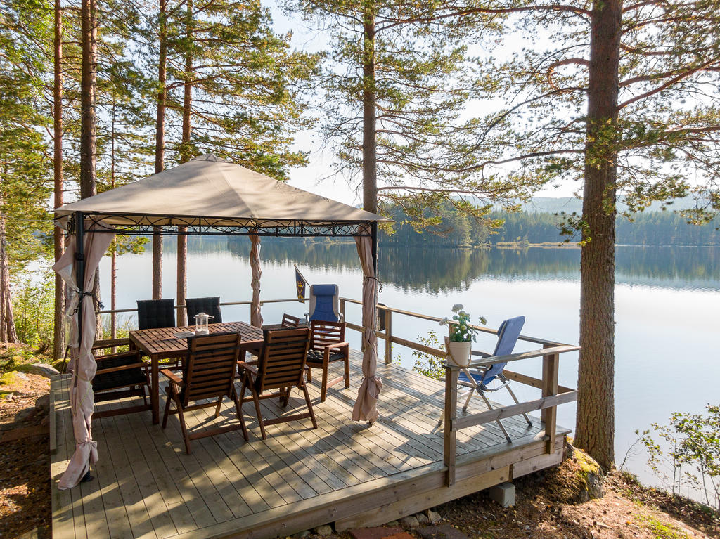 Uteplats med pergola i västerläge!