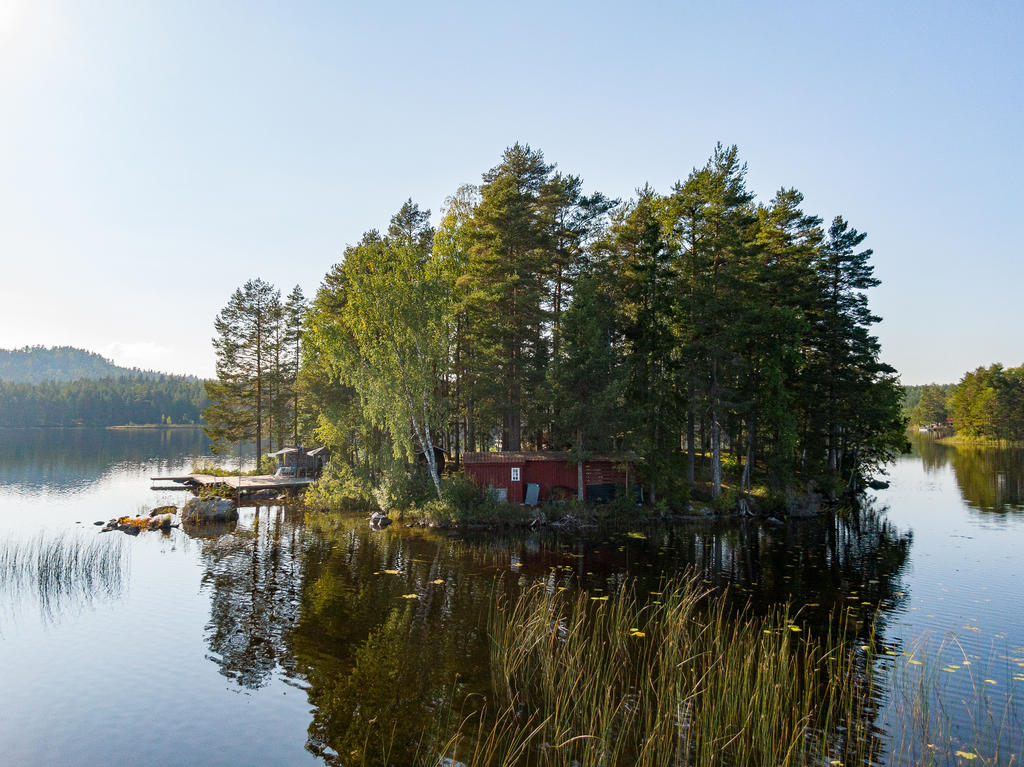 Duschstugan/snickarboden sedd från vattnet