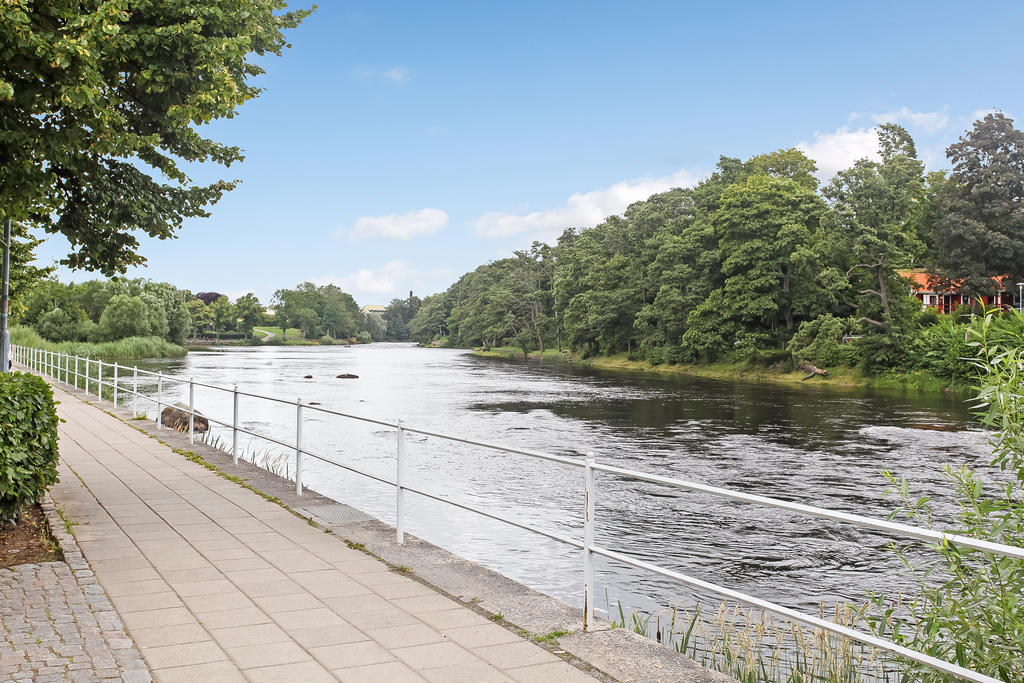 Doktorspromenaden runt Ätran är ett populärt promenadstråk