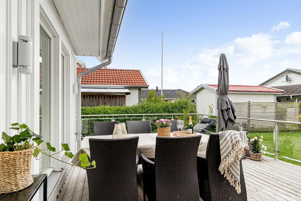 Sommarliv deluxe – uterum och altan i perfekt symbios 