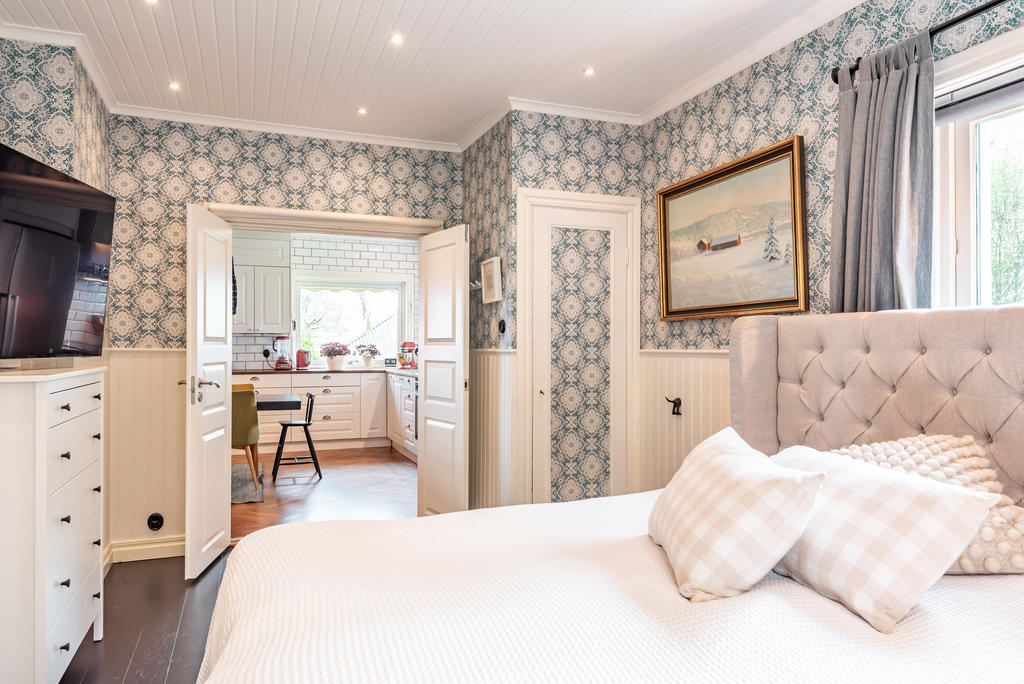 Sovrum i anslutning till köket.