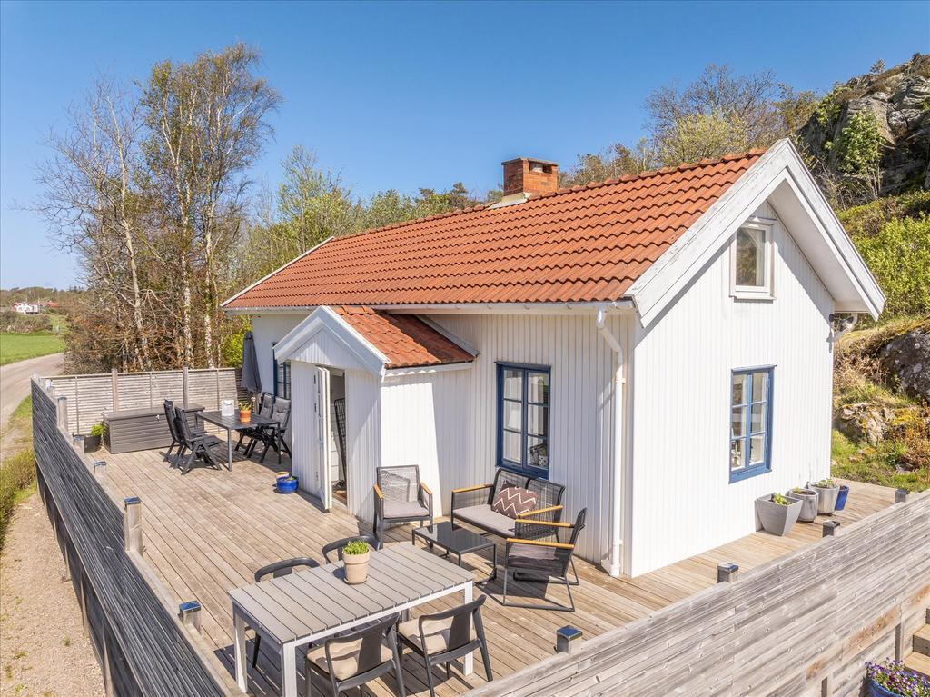 Underbar altan med tre väderstreck
