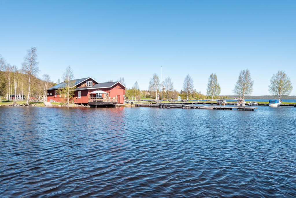 Hamncafét i Hoverberg ett stenkast bort 