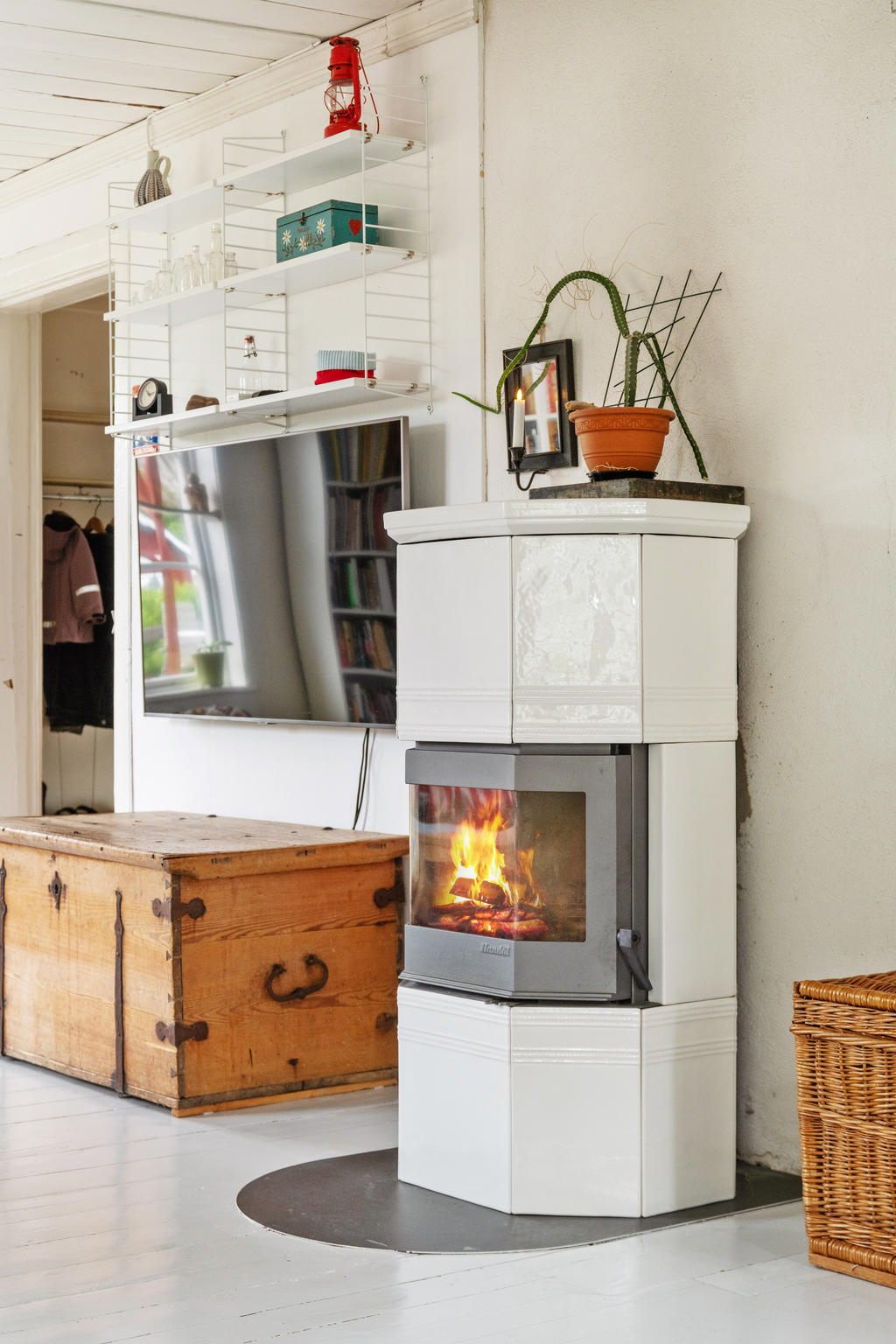Kamin i vardagsrummet