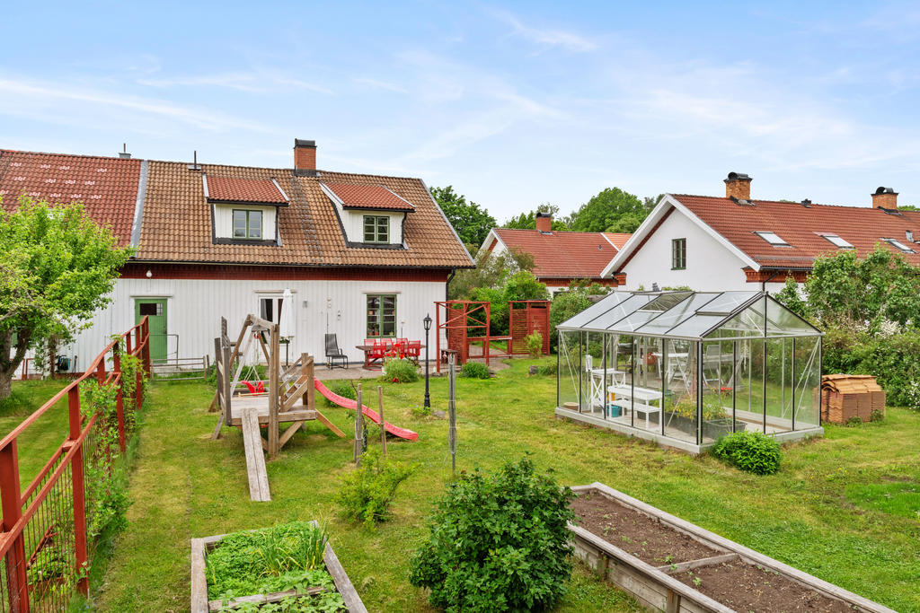 Vy över trädgården