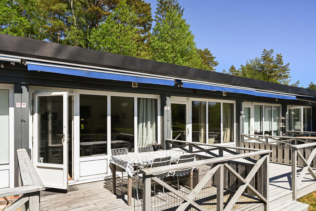 Varmt välkomna till radhus nummer 11 här på trevliga Dynekilsvägen 36! 