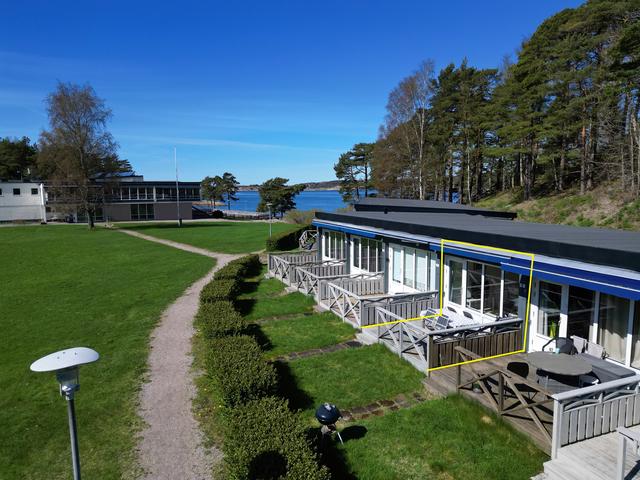 Varmt välkomna till radhus nummer 11 här på trevliga Dynekilsvägen 36! 