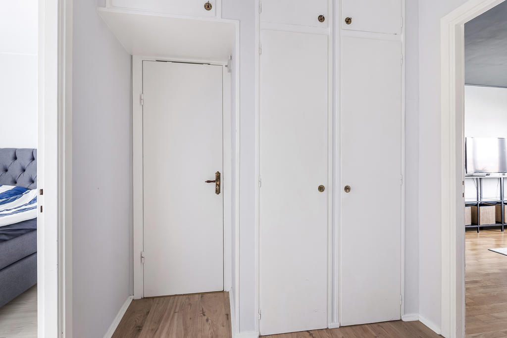 Hall med garderobsförvaring