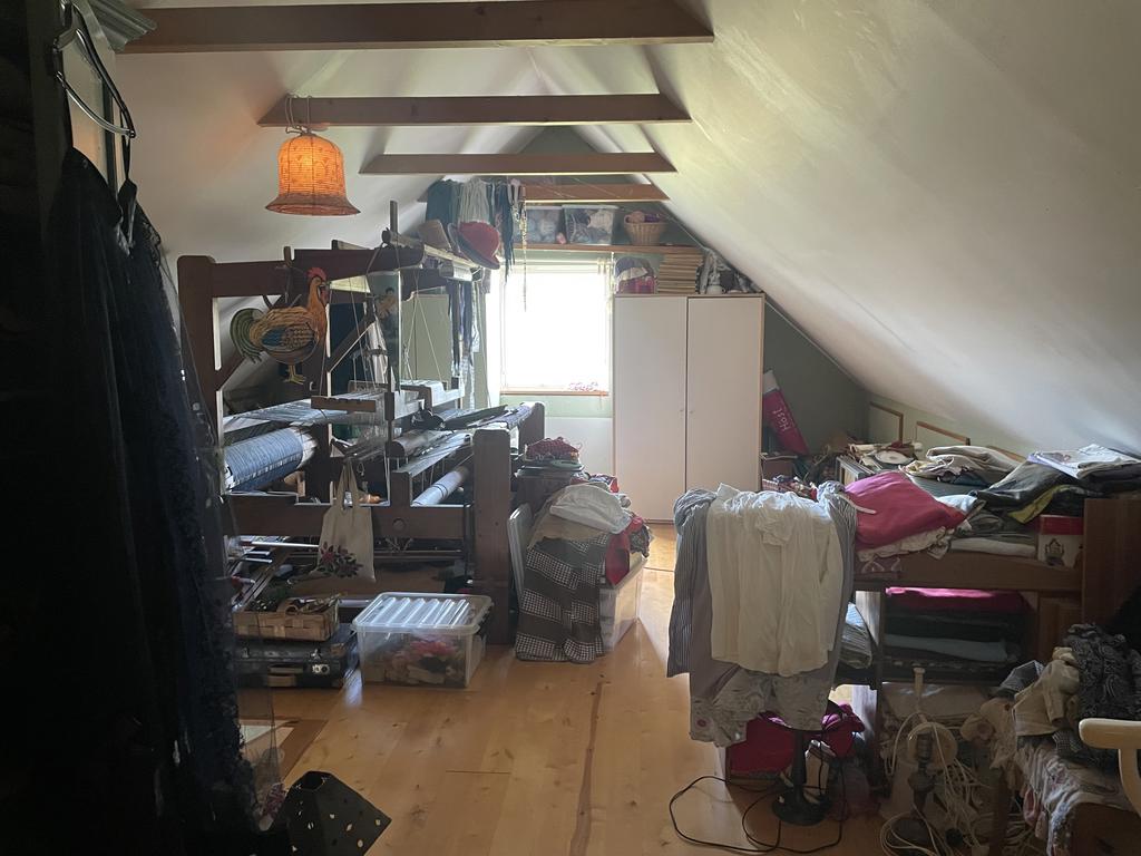 Ovanvåning huvudhuset ''bostad 1''