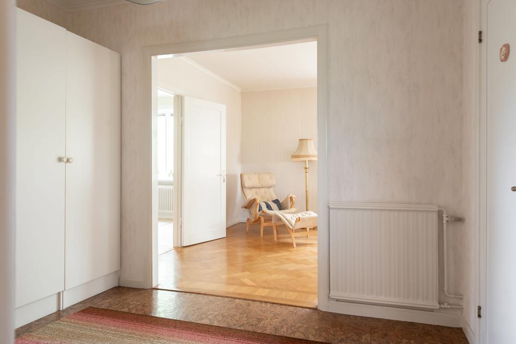 Inre hall entréplan/lägenhet 1