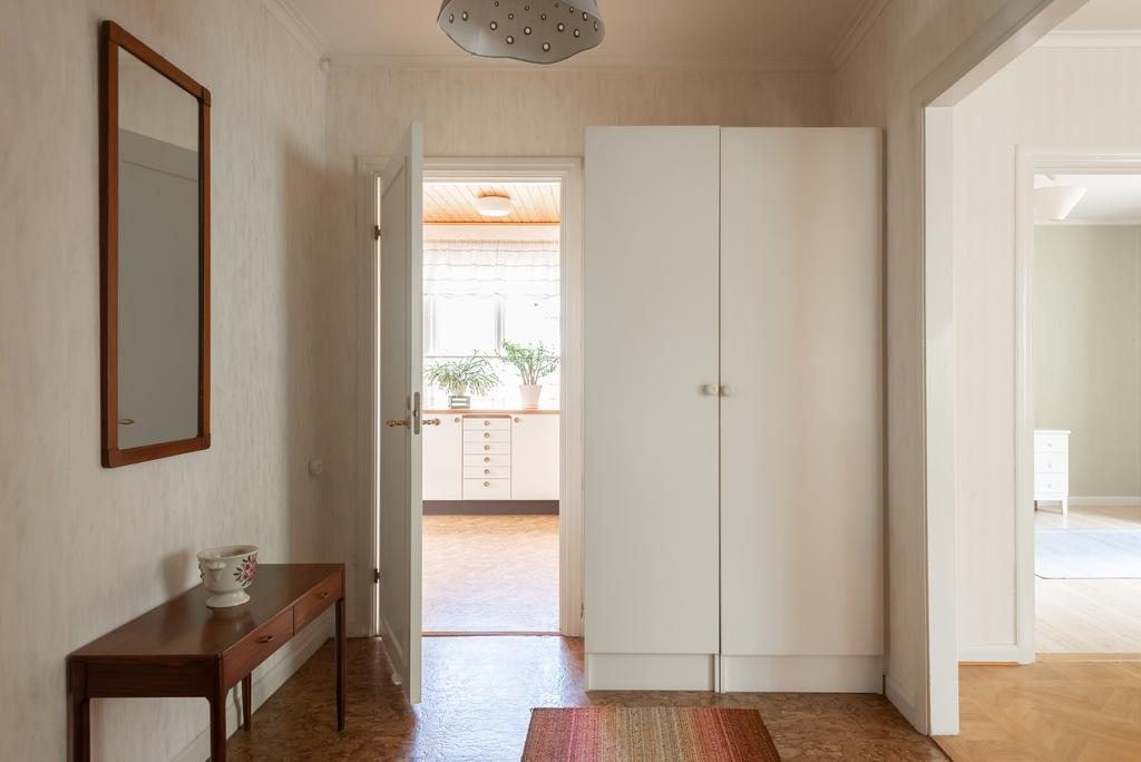 Inre hall entréplan/lägenhet 1