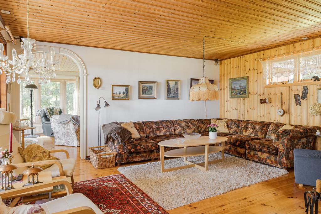 Vardagsrum med kamin