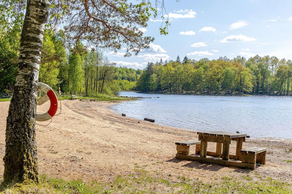 Stranden vid sjön