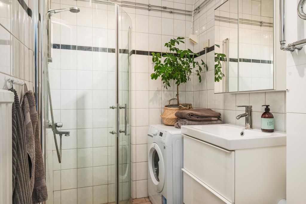 Ny kommod och nytt spegelskåp