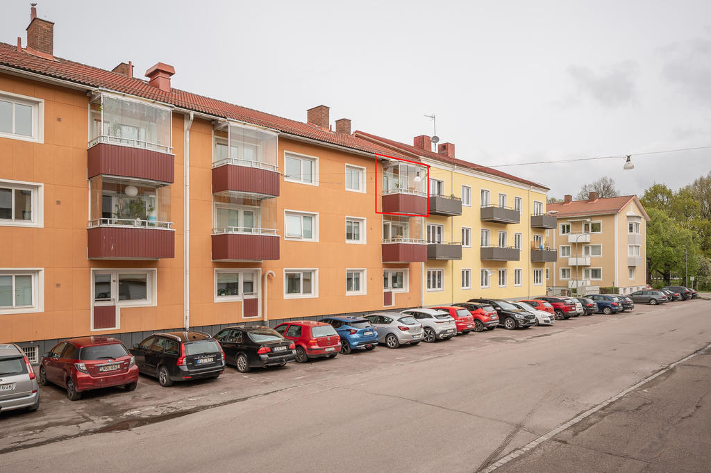 Inglasad balkong i söderläge!