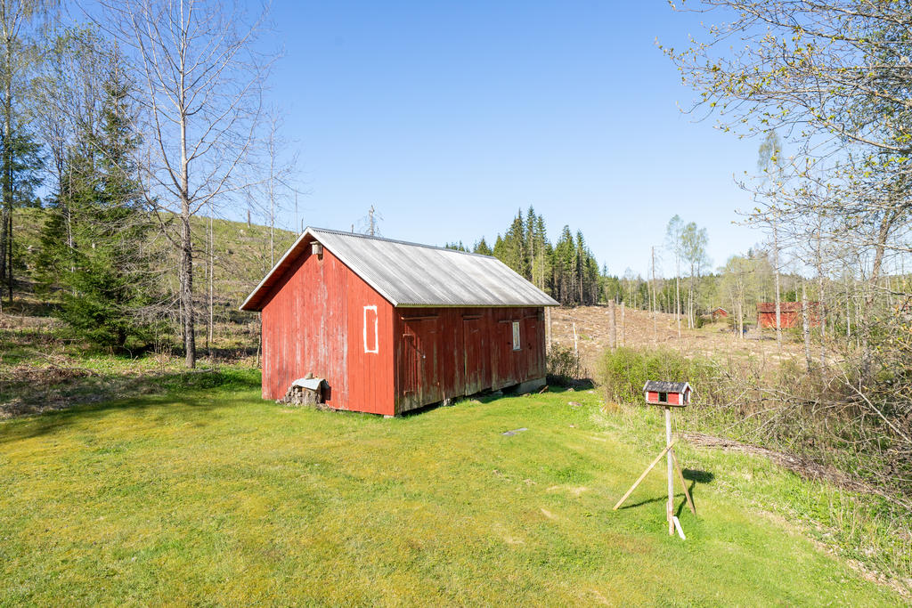 Uthus/Förråd på tomten.
