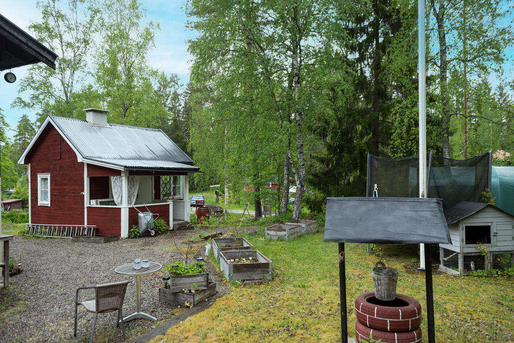 Gäststuga/förråd.
