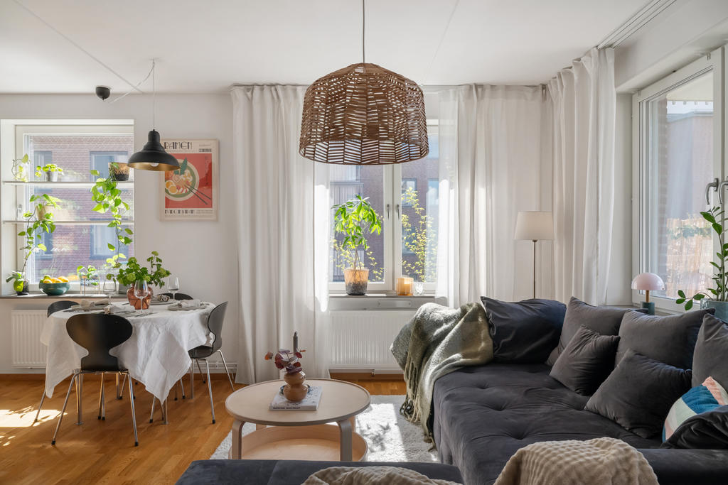 Drömmig plats och helt perfekt för dig som önskar mysiga hemmakvällar eller en plats för att samlas.