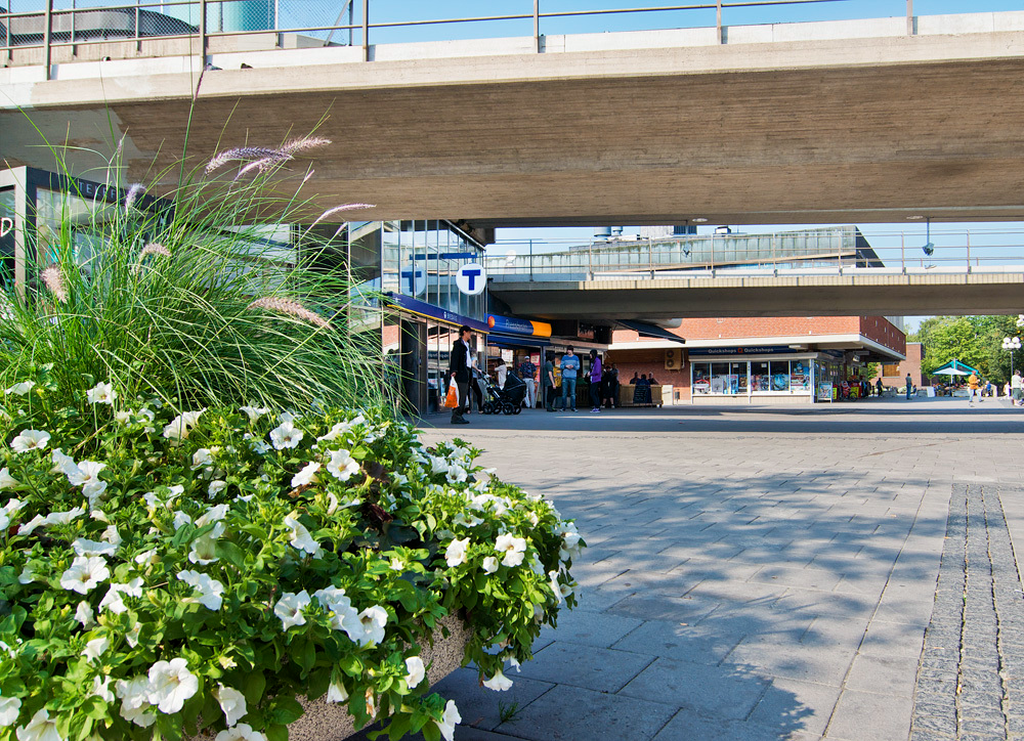 Bredäng centrum