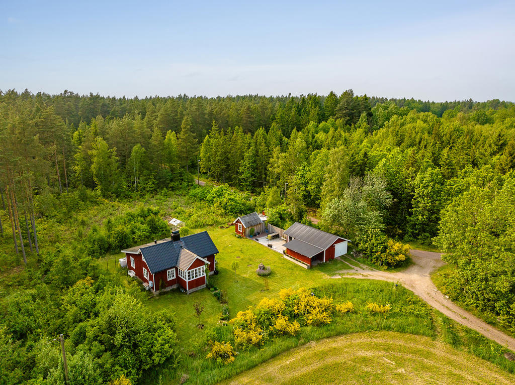 Charmiga Åby 221