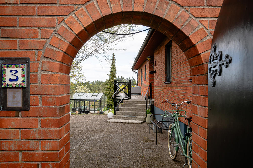 Spännande ingång till tomten