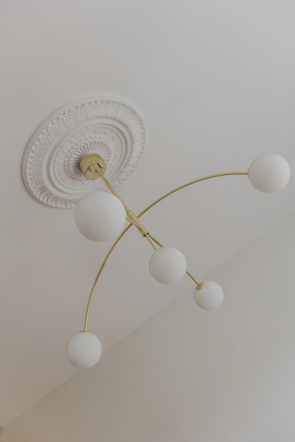 Detaljbild tak i vardagsrum