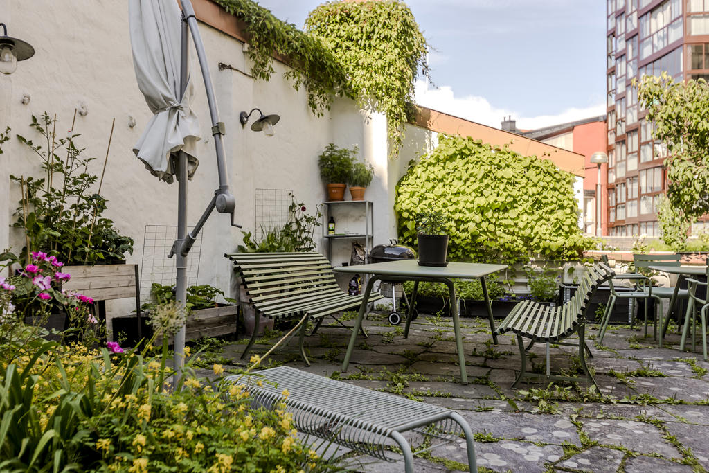 Den gemensamma uteplatsen på innergården