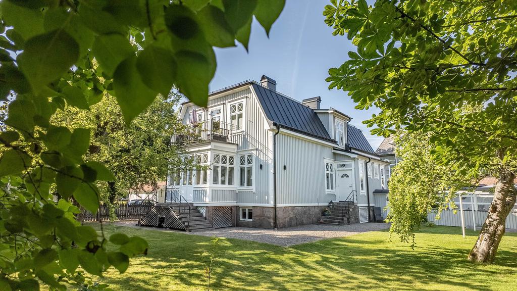 Baksida med den vackra glasverandan