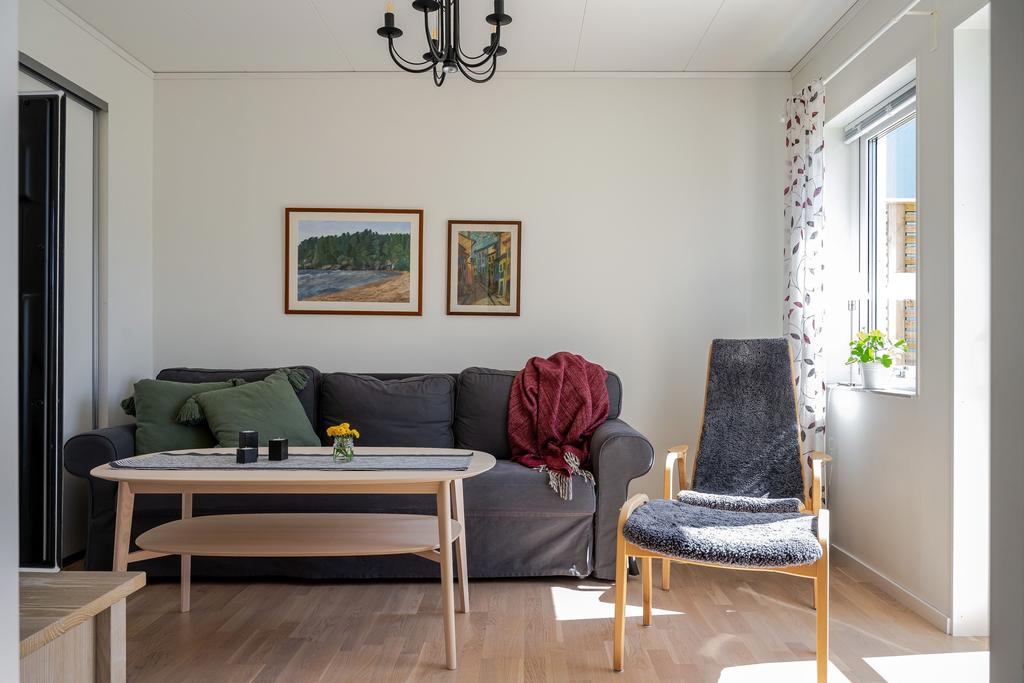 Sovrum 3 som idag används som tv-rum