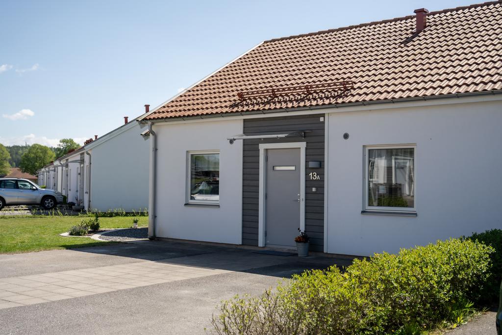 Plats för två bilar