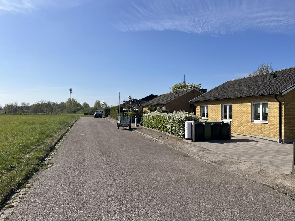 Granne med fälten