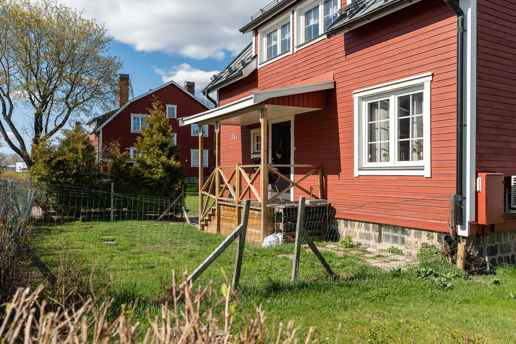 Huset/trädgård