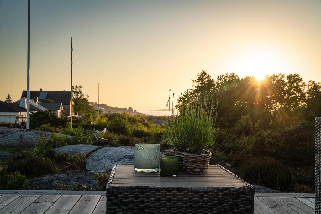 Rogivande vy med utsikt över Kullaviks hamn