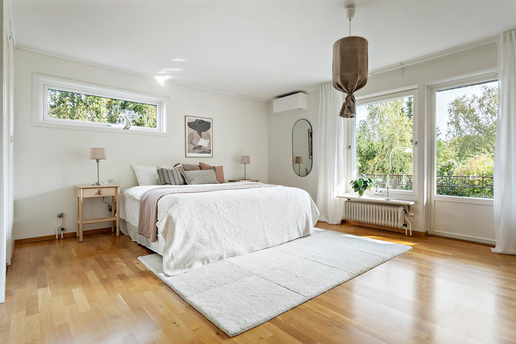 Sovrum 2 (master bedroom)