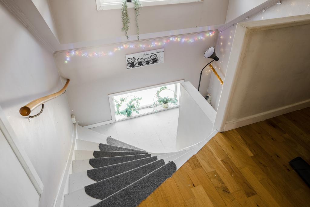 Trappa till vindsvåning lgh 2