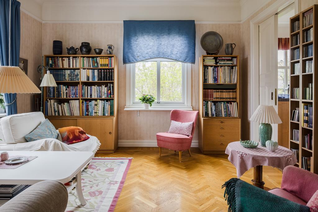 Allrummet, till hr matsalen
