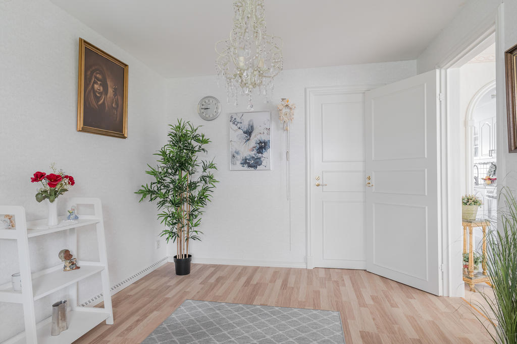 Sovrum 2 med klädkammare