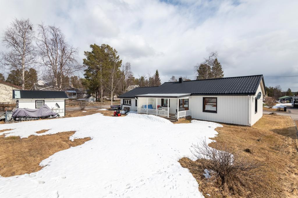 Stor och luftig bakgård