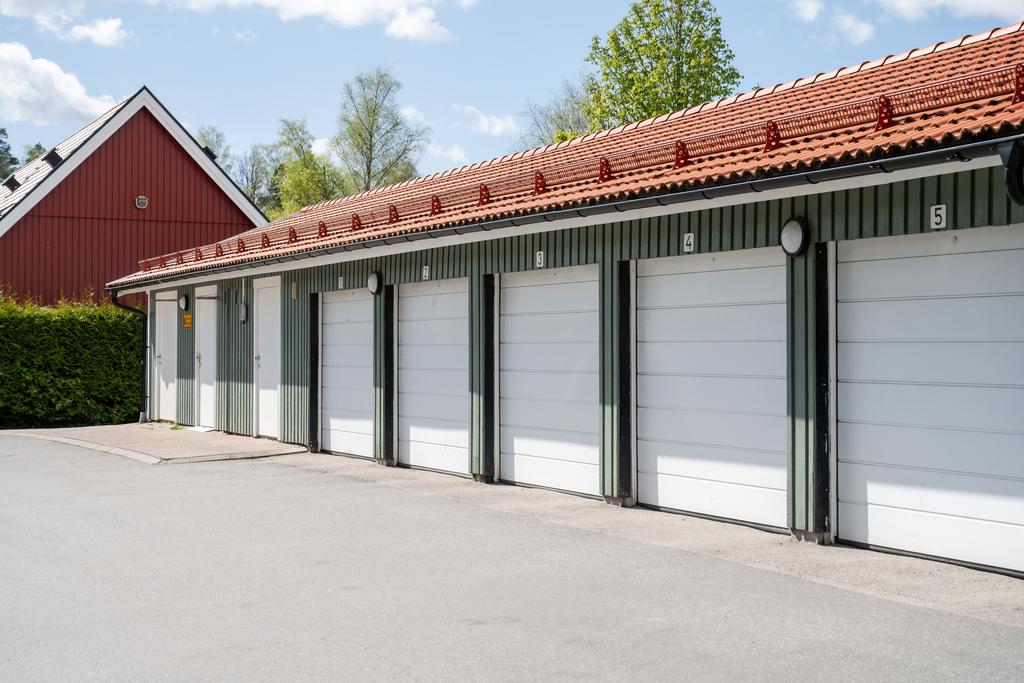 Garagelänga som tillhör föreningen.