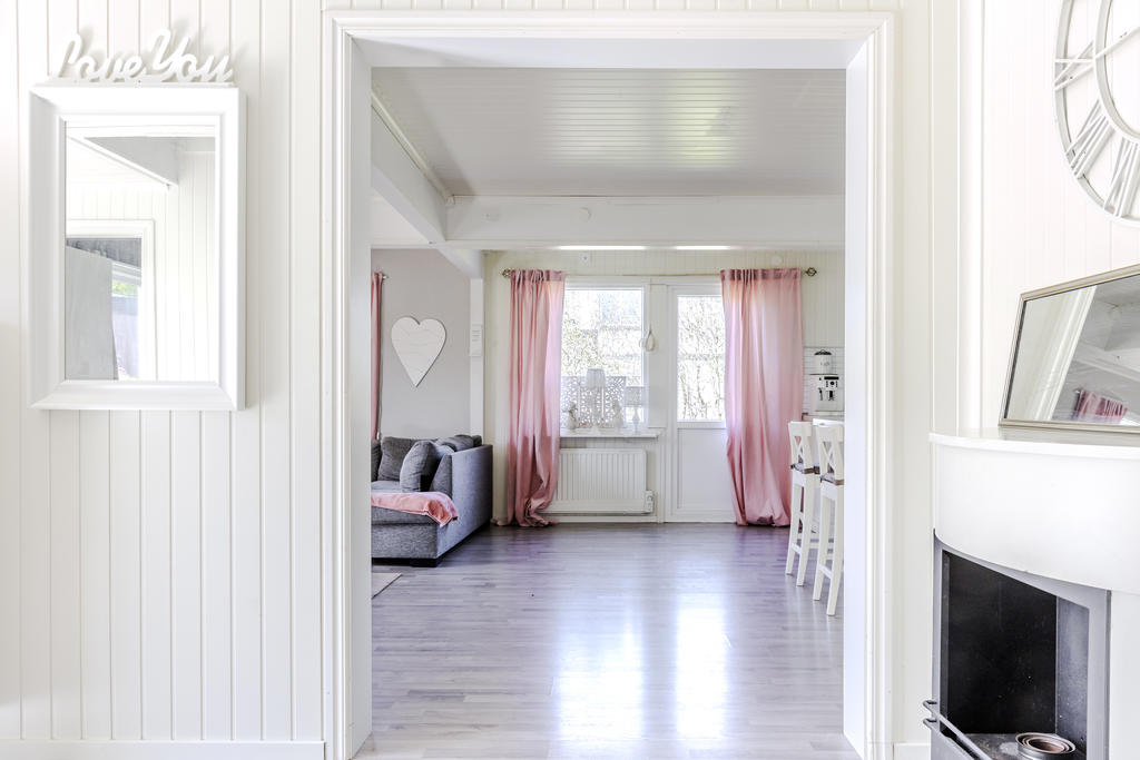 Från hall mot kök/vardagsrum