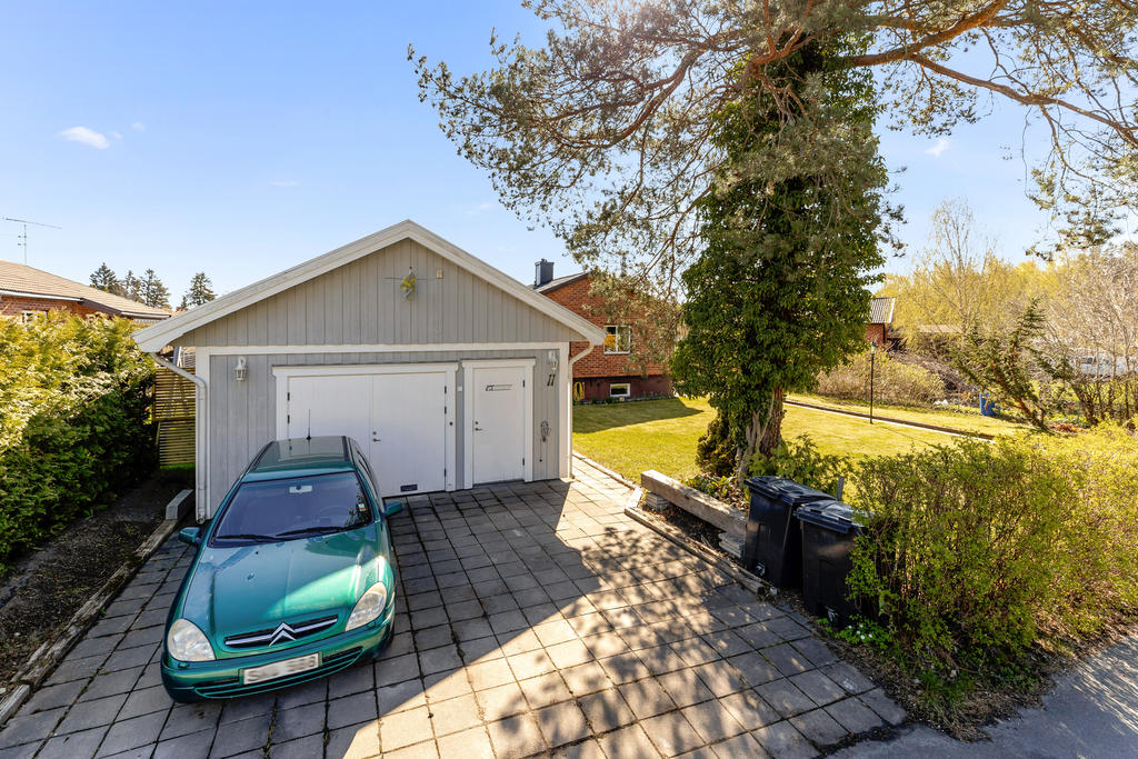 Uppfart och garage