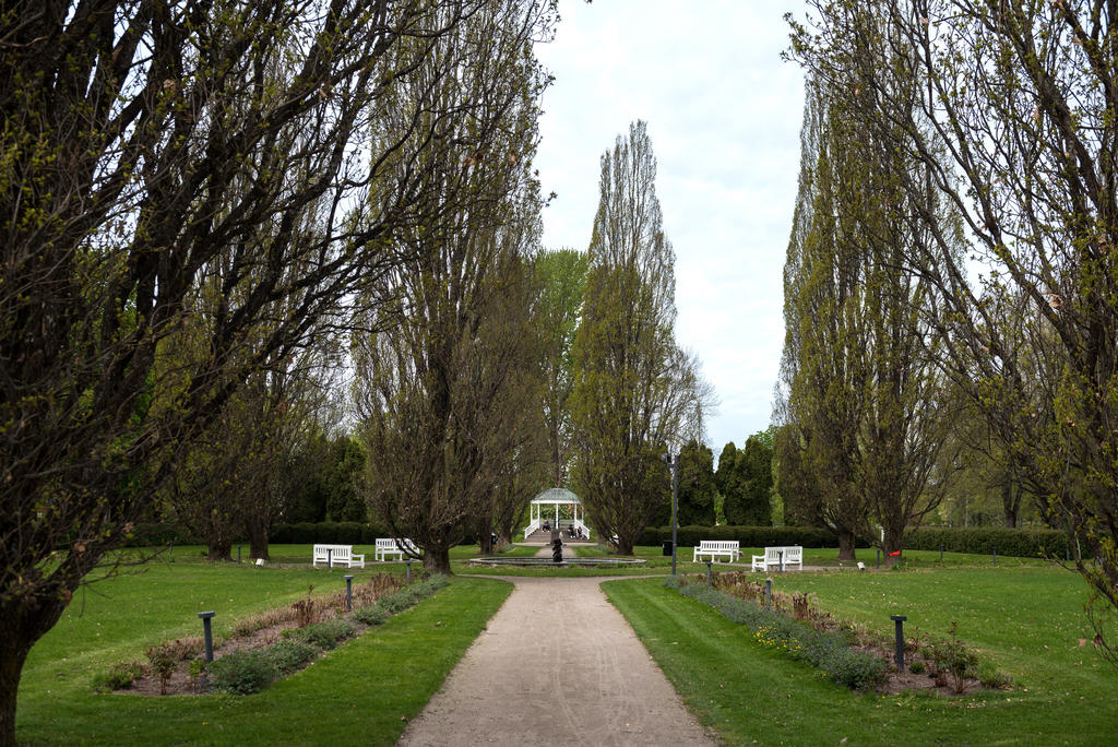 Närhet till Stadsparken och dammarna.