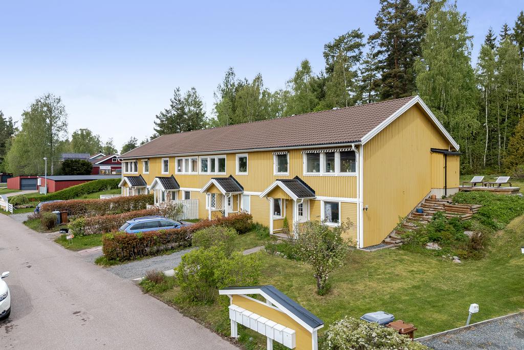 Extra stor tomt tack vare gavelläget.